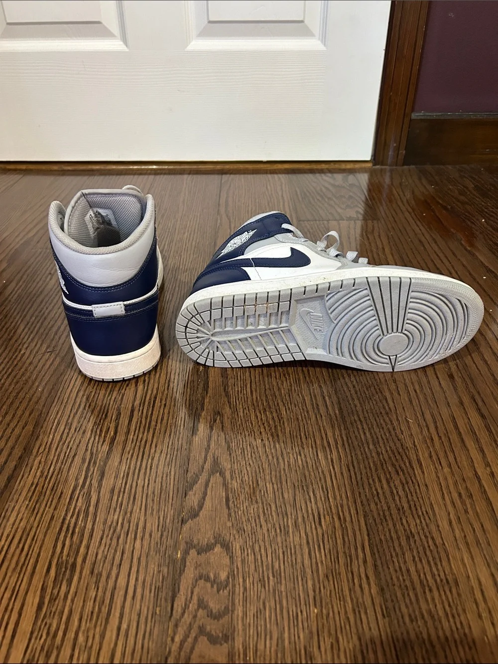 Jordan 1 Mid Men's Sneakers - White/Gray/Navy Sz 8.5
